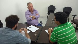 Prefeito de Teixeira Freitas proíbe vereador de entrar em repartições públicas e chama de ‘muleque’
