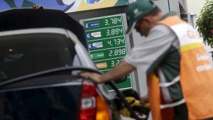 Petrobras reajusta preço da gasolina nas refinarias nesta sexta
