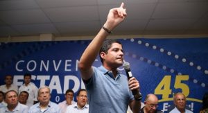 “Não quero um governador mais ou menos, mas o melhor que a Bahia já teve”, provoca Neto em convenção do PSDB