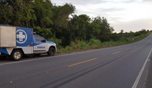 Teixeira: Veículo sai da pista, mata dois e fere três na BR-101