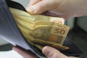 Salário mínimo será de R$ 954 em 2018