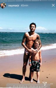 Neymar curte férias com filho e Gabriel Medina na Bahia