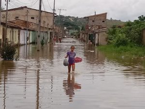 Número de famílias desabrigadas pelos alagamentos aumenta em Itamaraju