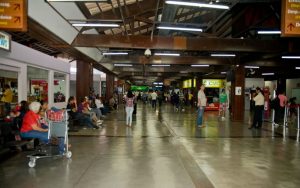 Mau tempo: Aeroporto de Porto Seguro sofre com interrupções de voos