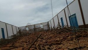 Medeiros Neto: Telhado de igreja desaba durante ensaio do coral