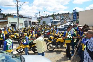 Itamaraju: Taxistas e mototáxis reclamam de reajuste para renovação de alvarás