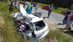 Acidente na BA-001, entre Prado e Alcobaça, mata um e fere outro