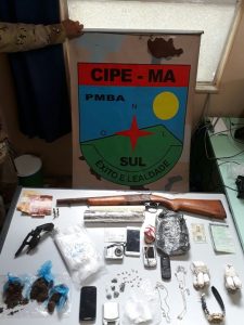 Itanhém: CIPE/Mata Atlântica apreende drogas, armas de fogo e artefatos explosivos