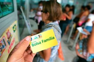 Bolsa Família: Mais de 220 mil benefícios têm irregularidades na Bahia