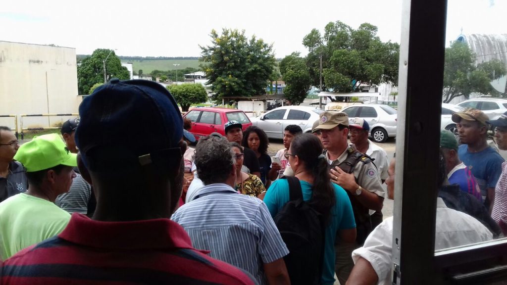 MST faz reivindicações e ameaça ocupar prefeitura de Itamaraju