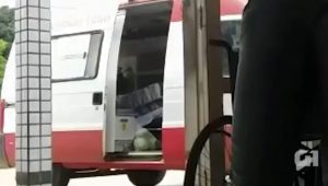 Nova Viçosa: Ambulância da cidade é flagrada por moradores transportando verduras