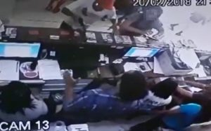 Assaltante rouba funcionários e pacientes de clínica em Teixeira de Freitas