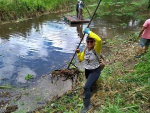 Em preparação para o Dia da Água, ambientalistas realizam limpeza da Lagoa do Jacaré em Itamaraju