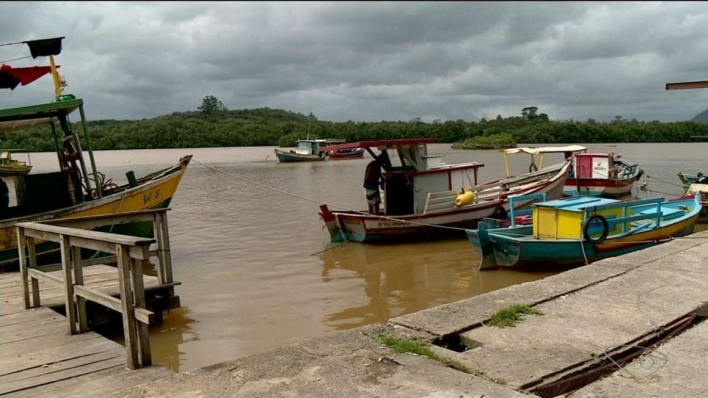 Pescadores de Belmonte e Santa Cruz de Cabrália recebem equipamentos e assistência técnica