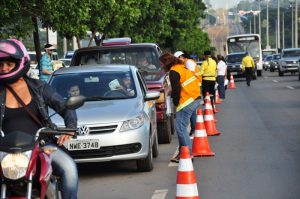 Regra que exigia curso e prova para renovação de CNH será revogada