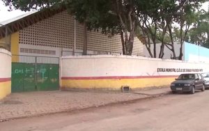 Aluna que agrediu professora com socos e pontapés é expulsa de escola em Teixeira de Freitas