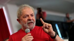 Recurso de Lula no TRF4 é rejeitado e prisão depende do STF