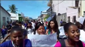 Belmonte: Alunos protestam por falta de professores, merenda e água