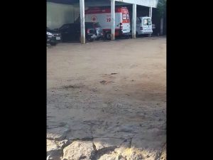 Vídeo denuncia ambulâncias novas 'escondidas' em garagem em Itamaraju