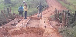 Ponte que ameaçava cair na zona rural é recuperada