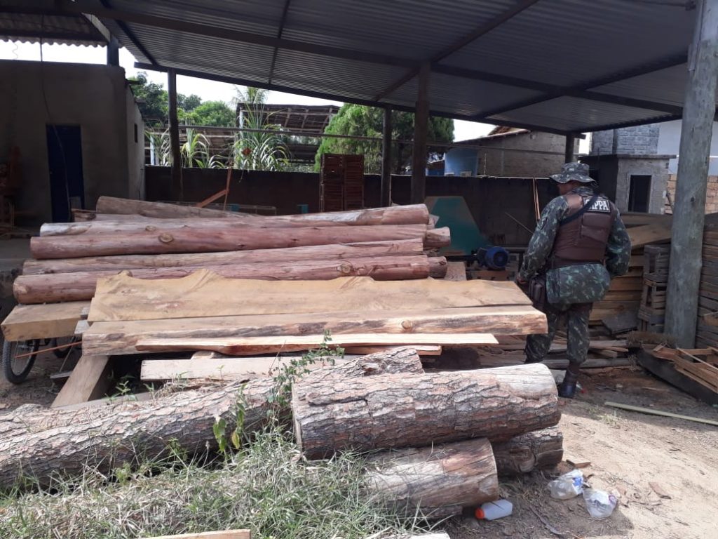 Operação da CIPPA fiscaliza serrarias em Itamaraju
