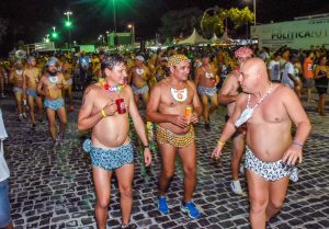 Irreverência e alegria marcam o Carnaval Cultural de Porto Seguro