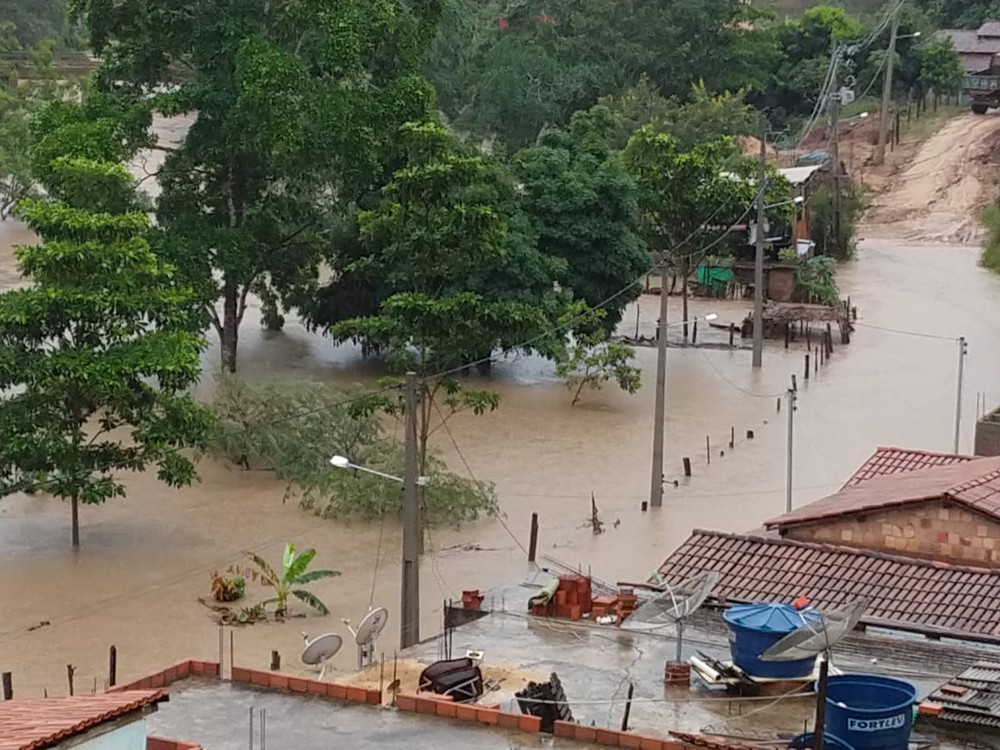 Chuva atinge a região e causa estragos em Itamaraju e Jucuruçu