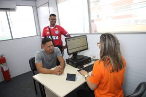 Detran firma parceria com despachantes