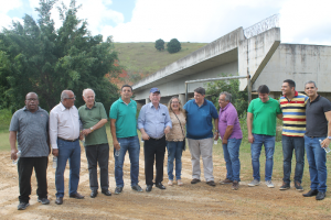 João Leão promete concluir ponte em Medeiros Neto