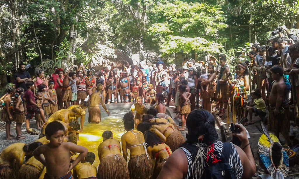Povo Pataxó celebra tradicional festa Aragwaksã
