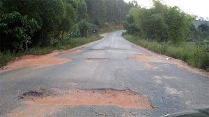 Jânio Natal pede recuperação da BA-283 entre Itabela e Guaratinga