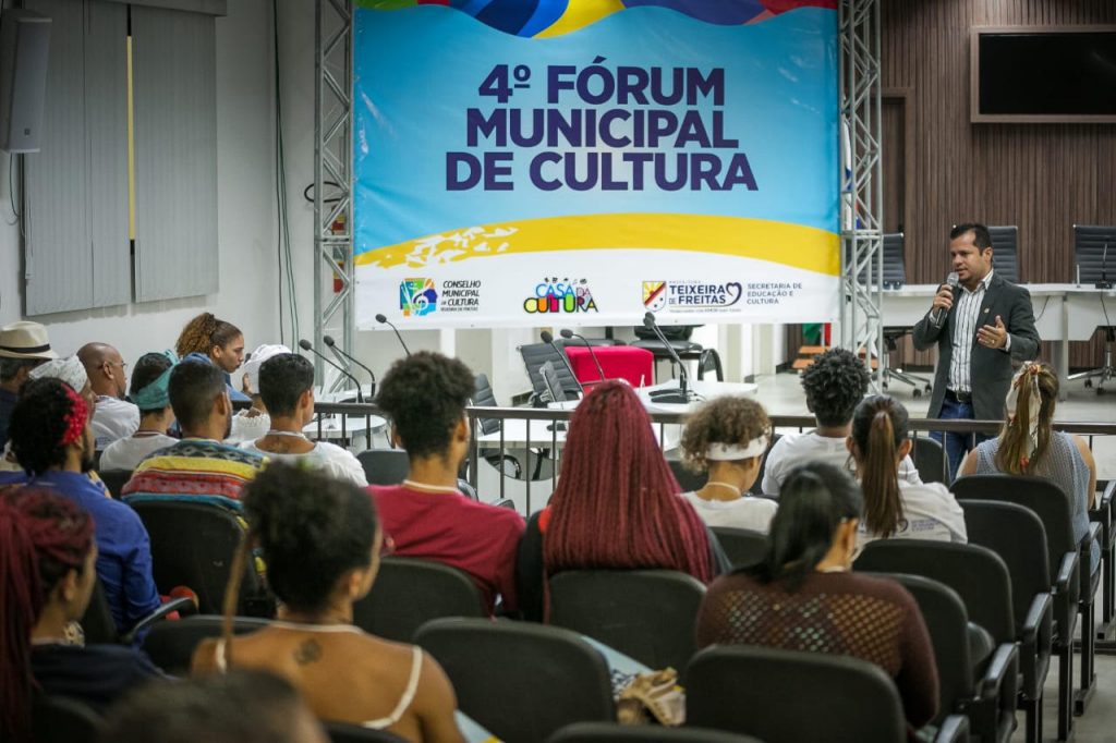 Fórum Municipal de Cultura é realizado em Teixeira de Freitas