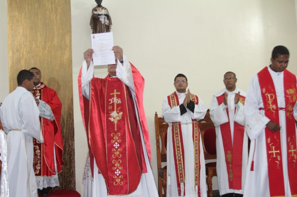 Padre Aldomiro Araújo toma posse na Paróquia São Benedito