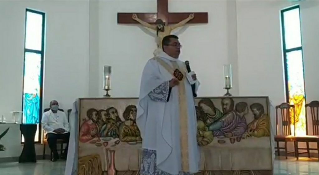 Paróquia de Fátima transmite missa pela internet neste domingo, 17