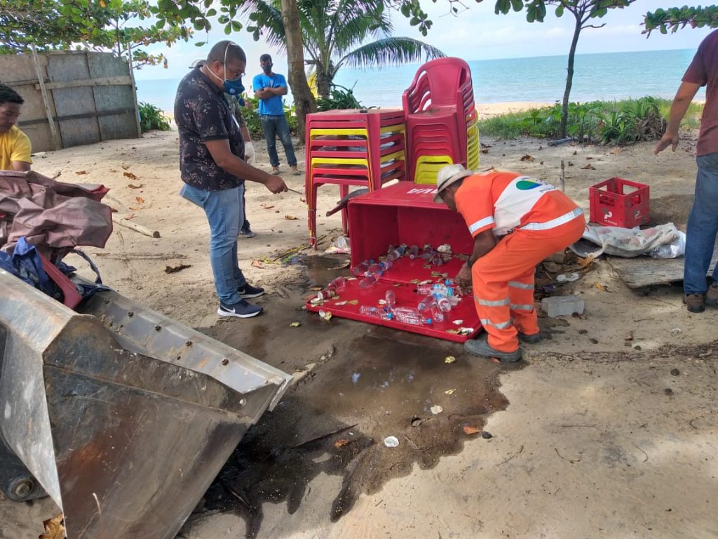 Praias de Porto Seguro recebem mutirão de limpeza