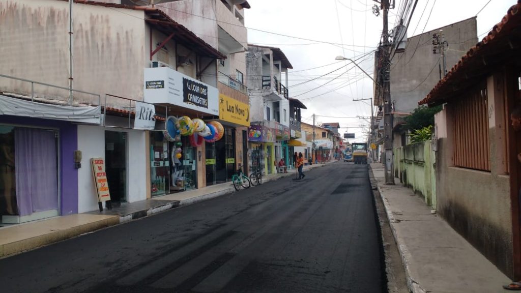 Pavimentações e asfalto melhoram a infraestrutura do município de Alcobaça
