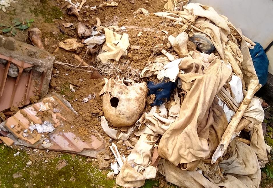 Vítima suspeita de Covid-19 é enterrada em cova rasa no cemitério de Itamaraju