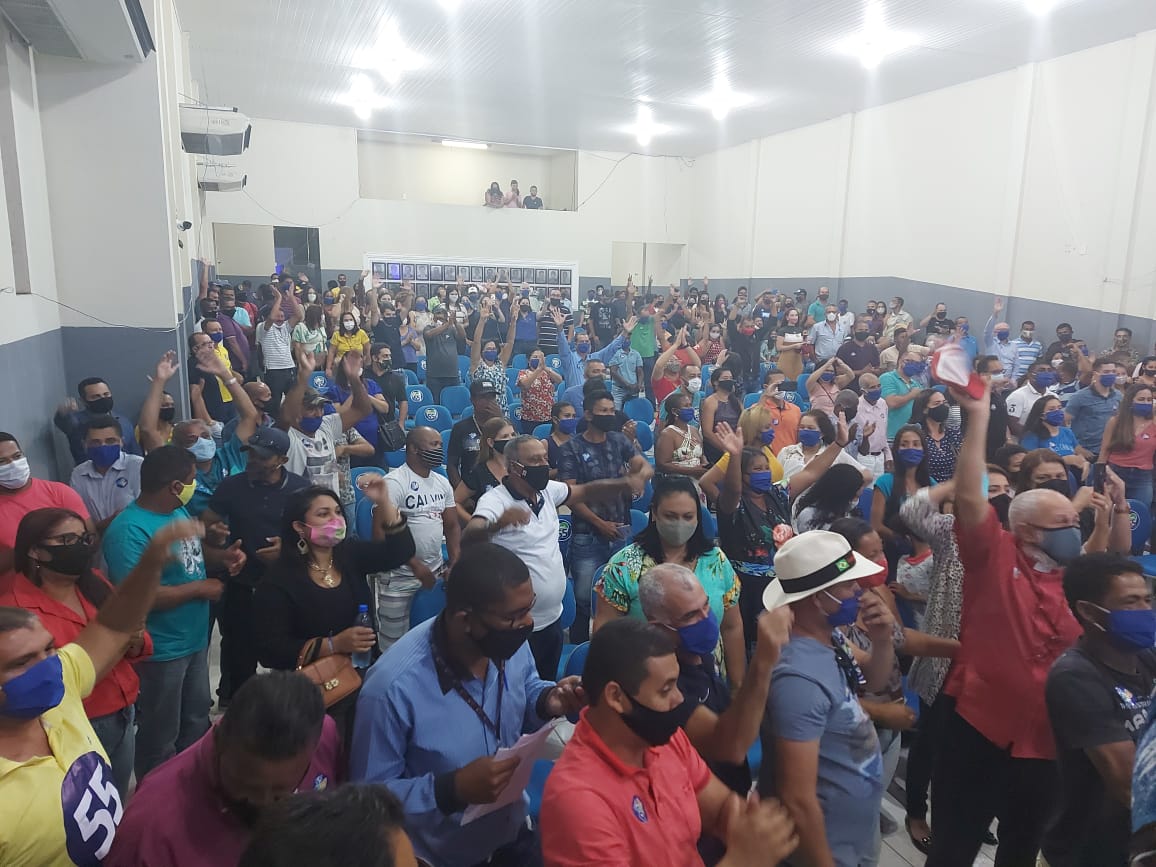 Itamaraju: Luiz Mário confirma ex-vereador Valzão como vice durante convenção