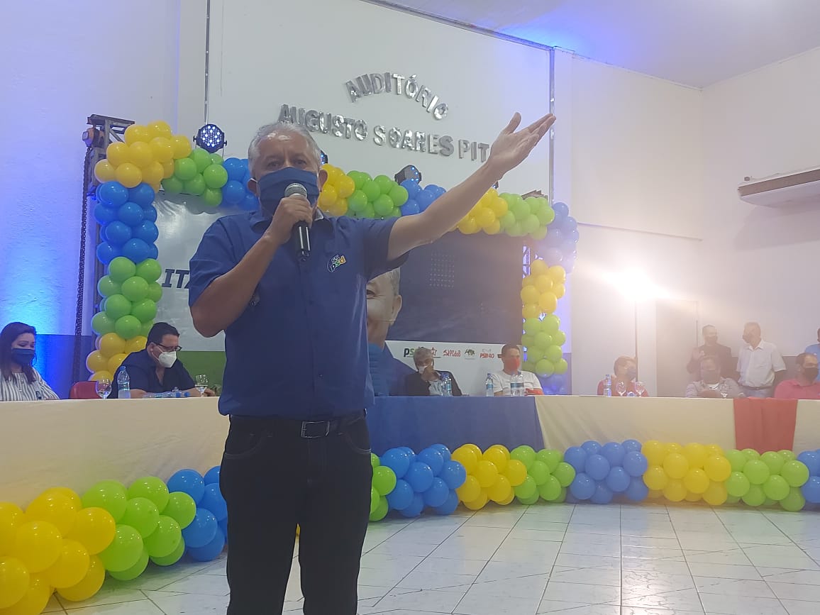 Itamaraju: Luiz Mário confirma ex-vereador Valzão como vice durante convenção