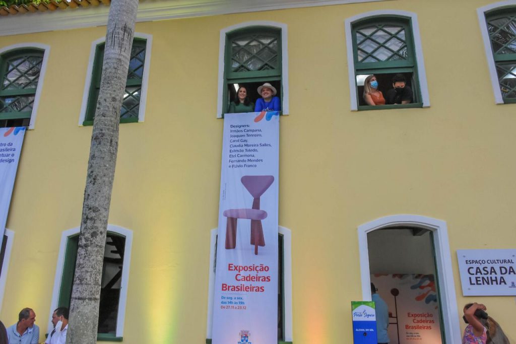 Exposição Cadeiras Brasileiras é aberta na Casa da Lenha