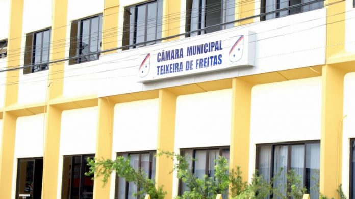 Câmara de Teixeira de Freitas não contará com nenhuma vereadora no próximo pleito