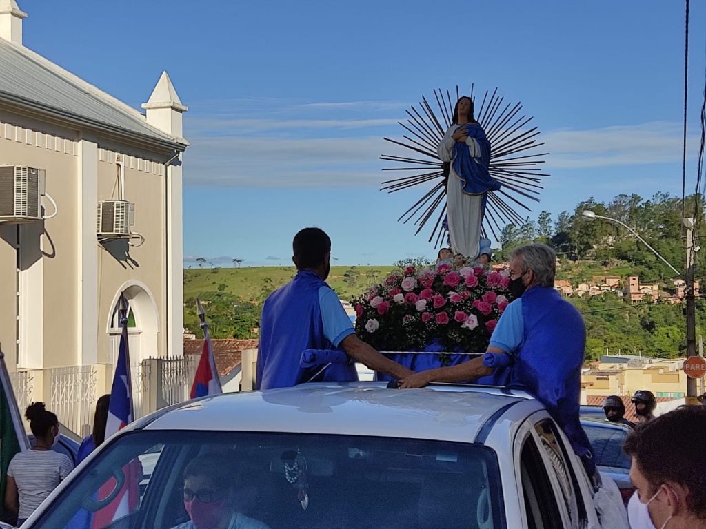 Medeiros Neto: Fiéis celebram Nossa Senhora da Conceição