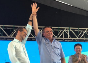 Nos mil dias de governo, Bolsonaro inaugura centro esportivo em Teixeira de Freitas