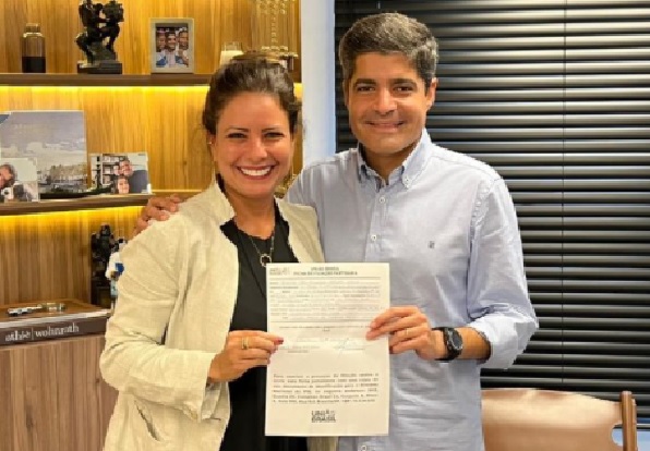 Deputada Mirela Macedo se filia ao União Brasil e confirma apoio a ACM Neto