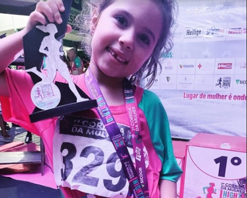 Atleta mirim teixeirense conquista o pódio na corrida Mulher Night Run