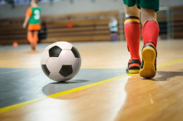 Projeto Esporte Educacional oferece aulas de futebol e futsal gratuitas para crianças