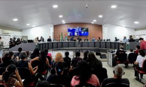 Vereadores aprovam vistas ao PL que concede reajuste de 14,42% para professores