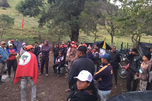 Sem-terra voltam a ocupar fazenda Mata Verde no município de Guaratinga