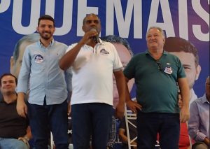 Robertinho recebe ACM Neto e cobra presença do Governo do Estado no município