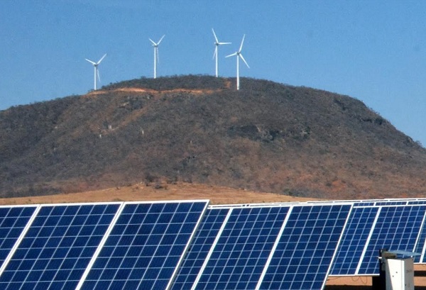 Bahia lidera geração nacional de energias renováveis por fonte eólica e solar